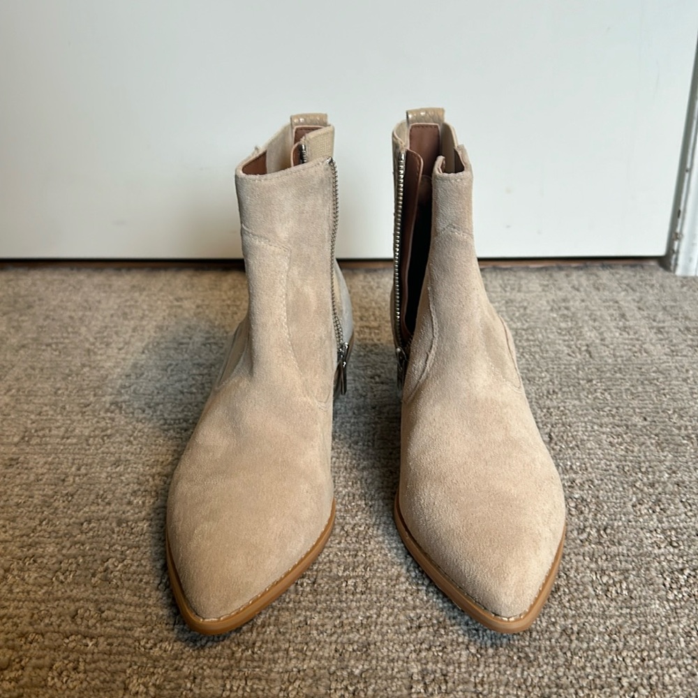 Donald Pliner booties
